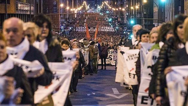 IBAIZABAL: Euskal presoen aldeko manifestazioak Bilbon eta Baionan… Eta orain, zer?