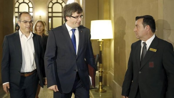 HIZPIDEA: Kataluniako gobernu ituna kinka larrian, aurrekontuak direla eta