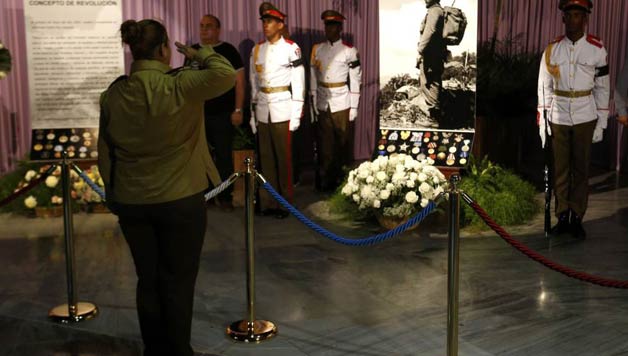 HIZPIDEA: Kubak azken agurra Fidel Castrori