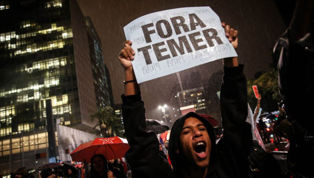HIZPIDEA: Brasil krisi larrian murgilduta, aspaldiko protesta jendetsuak presidentearen dimisioa eskatu dute