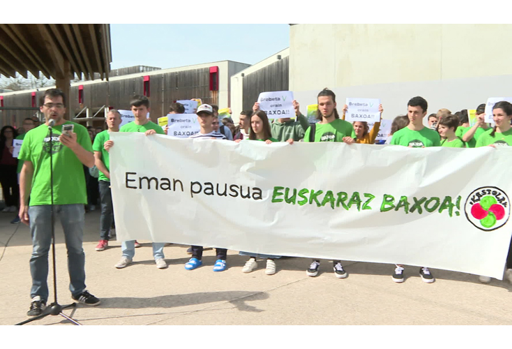 Baxoa euskaraz egin ahal izateko protesta egiten jarraituko du Seaskak